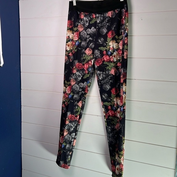 kf Pants - KF size 4 floral pants very cute   A314